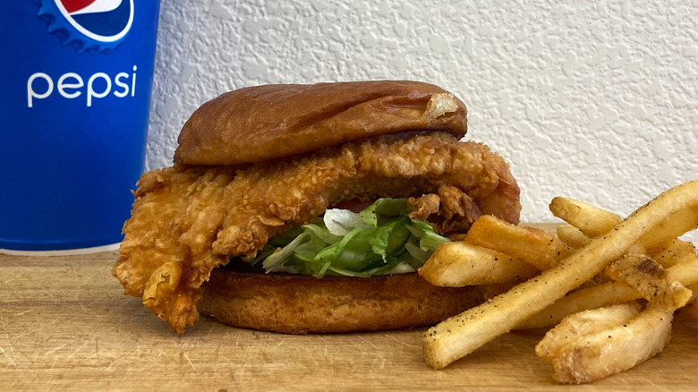 Applebee's sandwich with fries and Pepsi