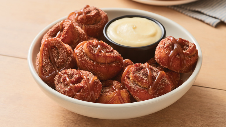 Applebee's Cinnabon swirls