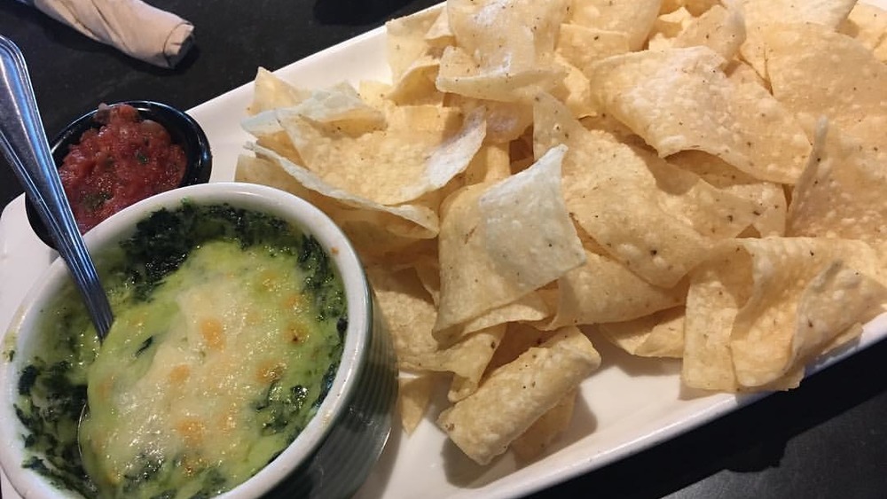 chips from Applebees with dip and salsa