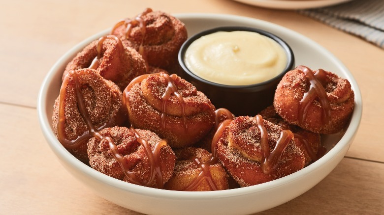 Applebee's Cinnabon mini swirls