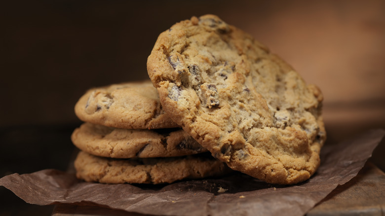 Four chocolate chip cookies