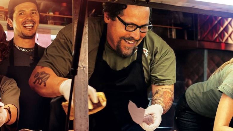 Favreau smiling filming Chef