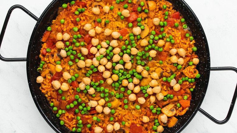 chickpeas and peas on vegan paella