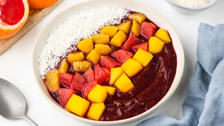 Mango citrus açaí smoothie bowl