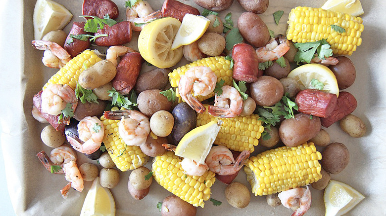 metal tray with frogmore stew