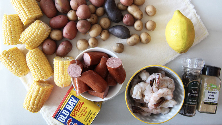 ingredients for frogmore stew