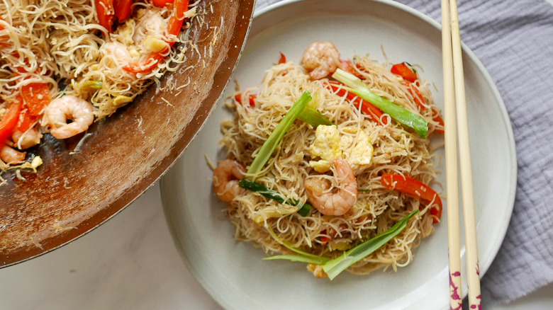 Wok with finished pan-fried vermicelli