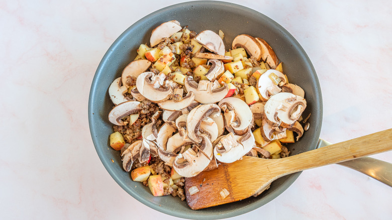 cooking mushrooms