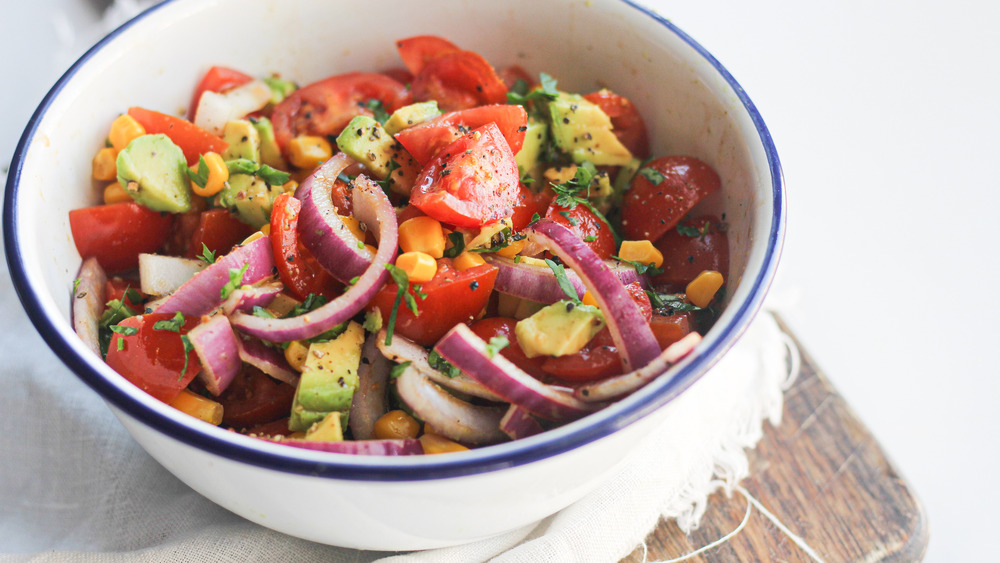 avocado tomato salad