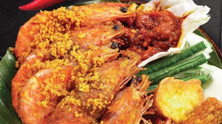 udang penyet with green beans