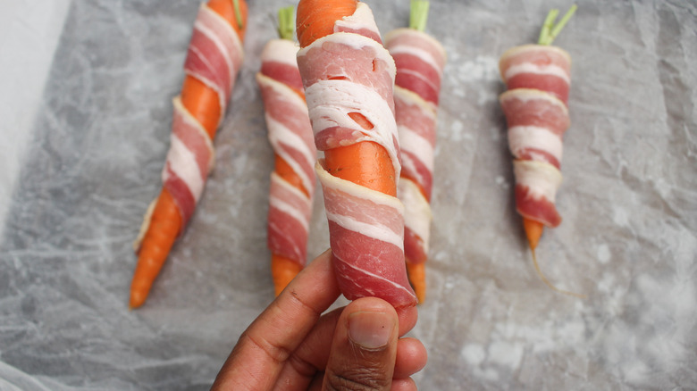 carrots wrapped with bacon