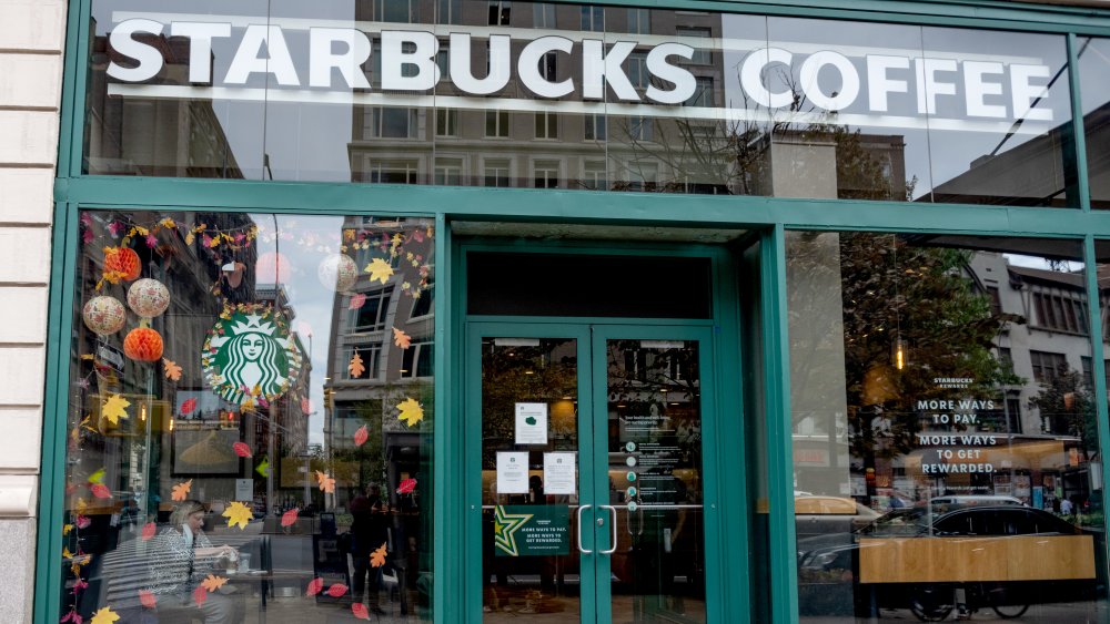 Starbucks coffee shop with fall themed decorations