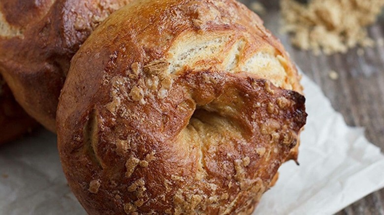 French toast bagels on napkin