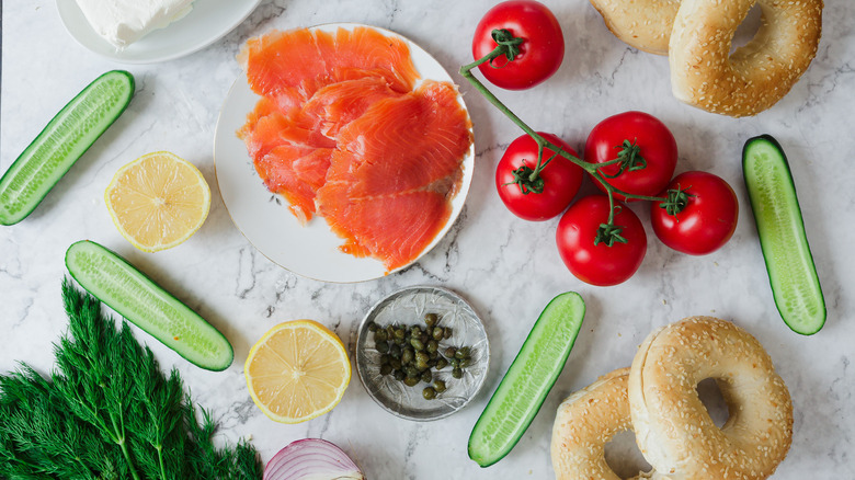 bagels and salmon lox ingredients