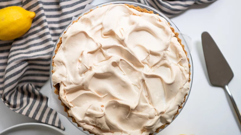 Lemon and meringue pie