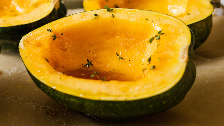 Baked acorn squash with seasoning