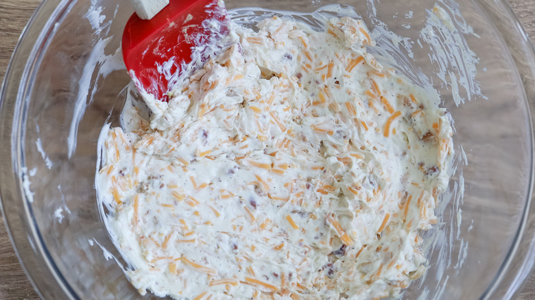 making cream cheese filling