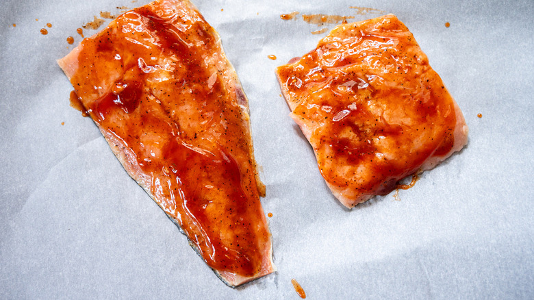 raw salmon with barbecue sauce