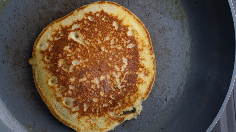 Basic homemade pancakes cooking 