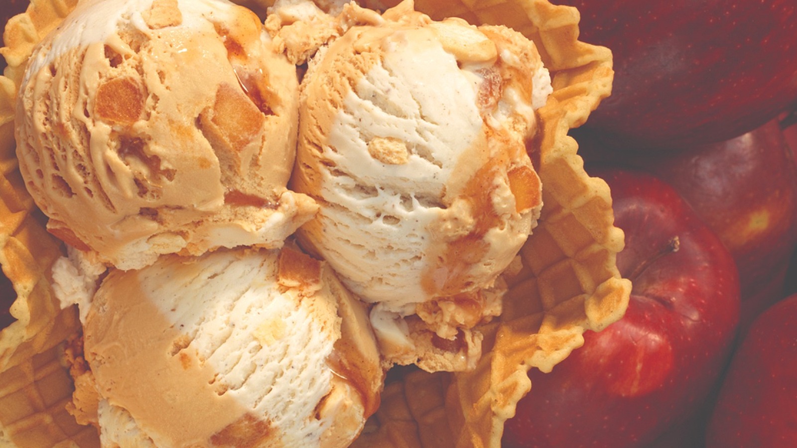 baskin-robbins-new-flavor-is-inspired-by-the-ultimate-fall-dessert