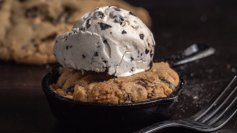 skillet cookie with ice cream