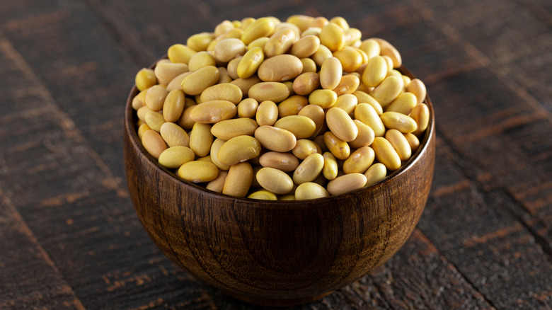 mayocoba beans in wooden bowl