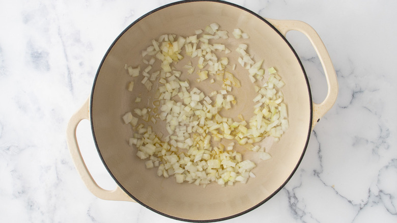 onions in white pot