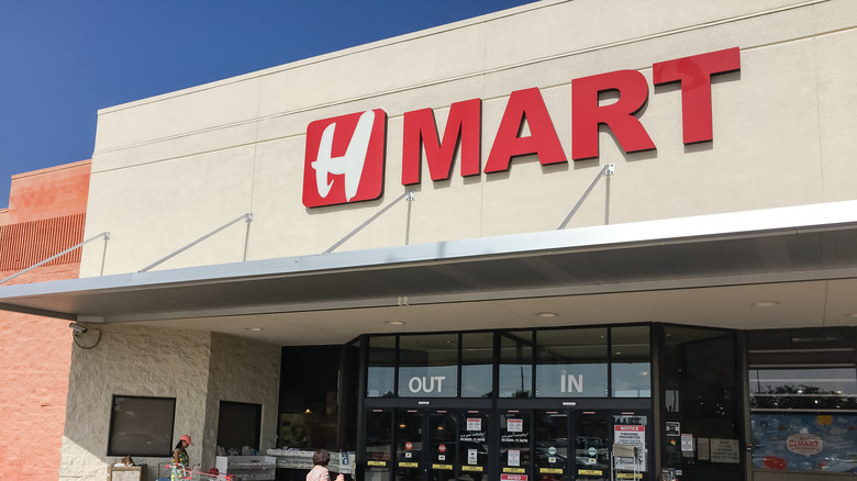 An H-Mart Storefront