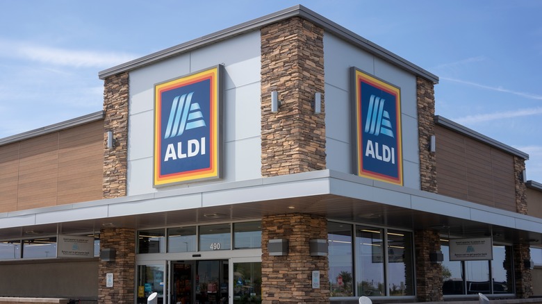 An ALDI storefront