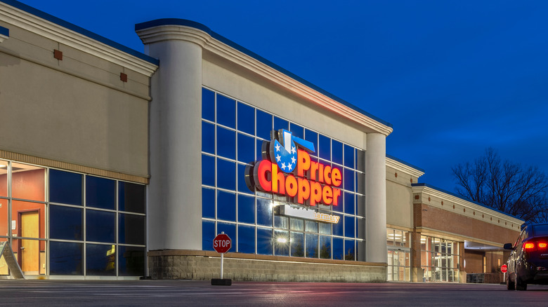 Price Chopper storefront at night 