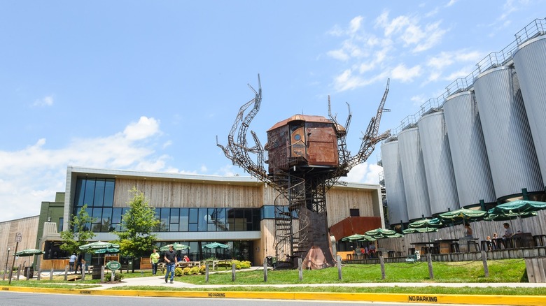 Dogfish Head Brewery Steampunk Treehouse