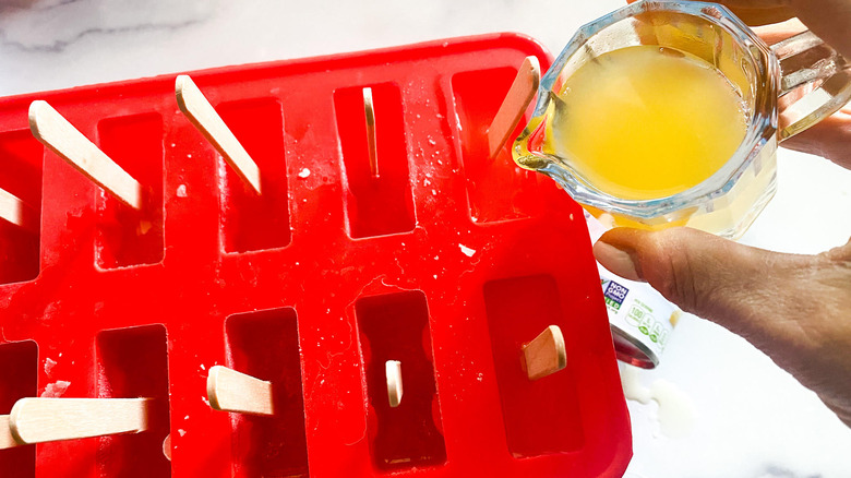 pineapple juice in mold 