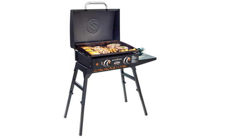 Blackstone 22-inch flat-top grill with hood