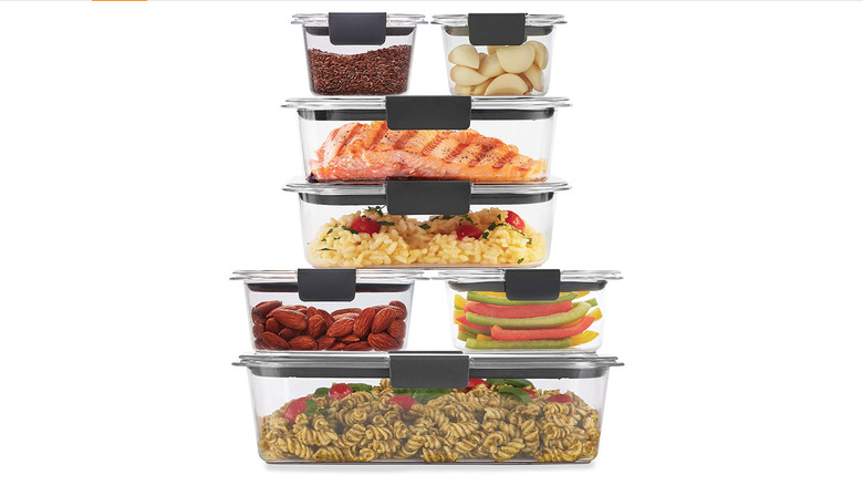 Rubbermaid food storage container set