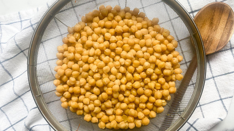 chickpea garbanzo beans draining