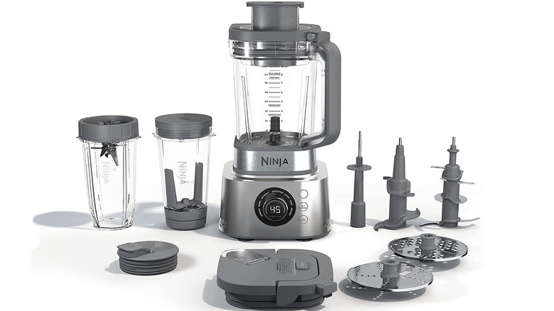 Ninja blender with accessories