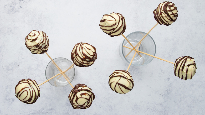 oreo cake pops in cups 