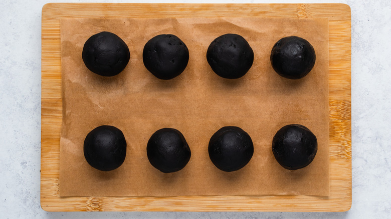 oreo balls on tray 