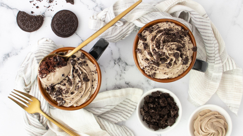 Oreo mug cakes with garnishes