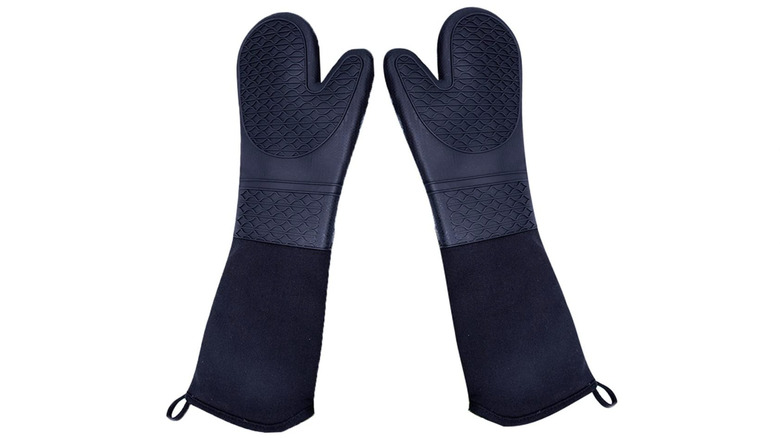 DoMii commercial grade oven mitts