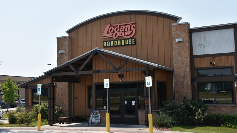 Logan's Roadhouse store