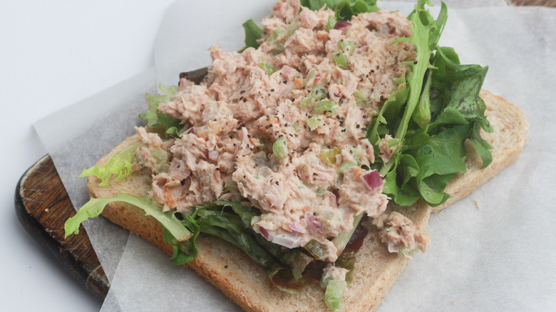 tuna salad and lettuce sandwich