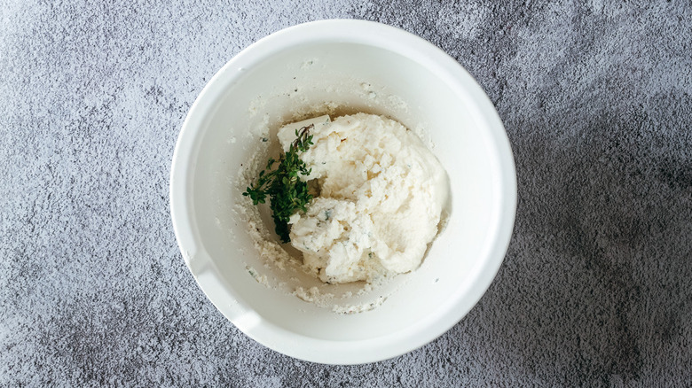 ravioli filling in bowl