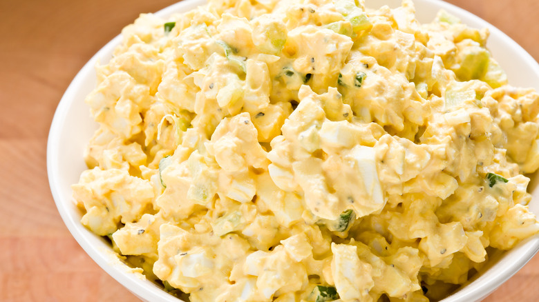 egg salad in bowl