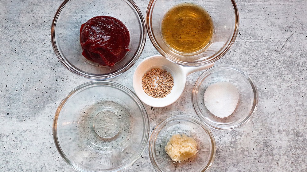 Ingredients for bibimbap sauce