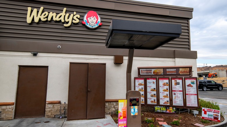 Exterior of a Wendy's drive thru