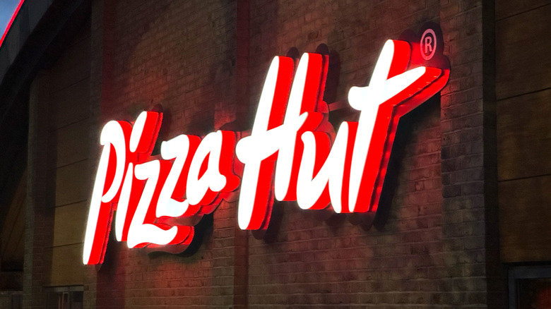 Big Changes Are Coming To Your Favorite Fast Food Chains In 2024   Pizza Hut Is Amping Up The Heat With A New Pizza Flavor 1707233756 