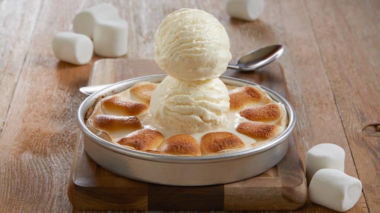 Peanut Butter S'mores Pizookie