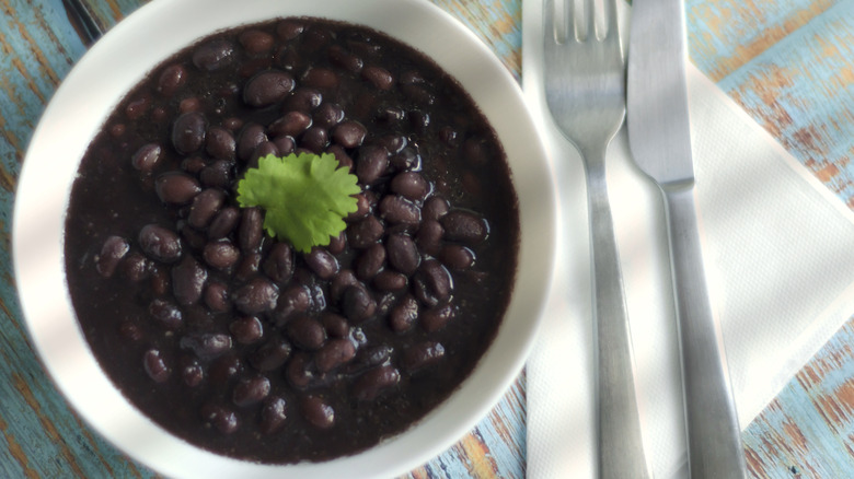 bowl of cooked black beans