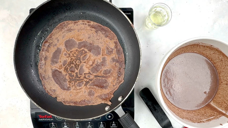 chocolate crepe in pan